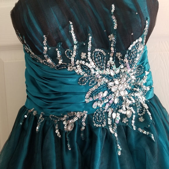 Strapless teal tulle formal dress - Picture 2 of 7